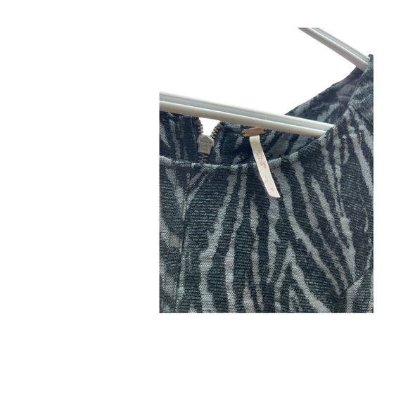Free People Chenille Zebra Animal print dress sz 6 - Picture 2 of 4